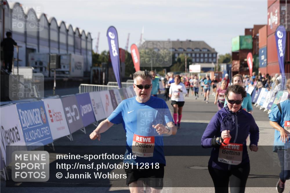 03.10.2025 - Köhlbrandbrückenlauf Jannik Wohlers http://msf.ph/oto/9112818 03.10.2025 13:31:28 Ziel 5030, 5065, 5171, 5222, 5425, 5511, 5518, 5519, 5598, 6597, 6731 meine-sportfotos.de