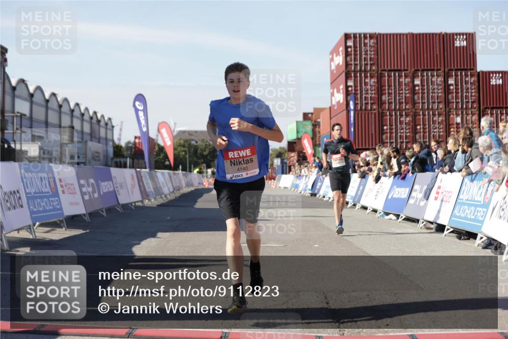 03.10.2025 - Köhlbrandbrückenlauf Jannik Wohlers http://msf.ph/oto/9112823 03.10.2025 13:01:05 Ziel 4039, 4069, 4140, 4177, 4407, 4425, 4512, 4820, 5779, 6614 meine-sportfotos.de