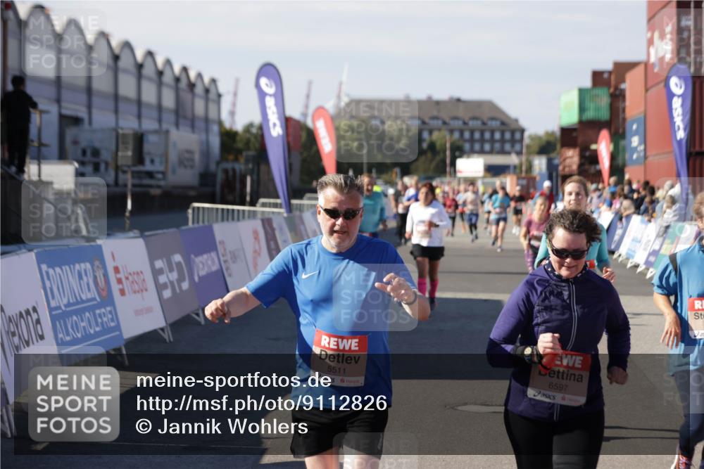 03.10.2025 - Köhlbrandbrückenlauf Jannik Wohlers http://msf.ph/oto/9112826 03.10.2025 13:31:28 Ziel 5030, 5065, 5171, 5222, 5425, 5511, 5518, 5519, 5598, 6597, 6731 meine-sportfotos.de