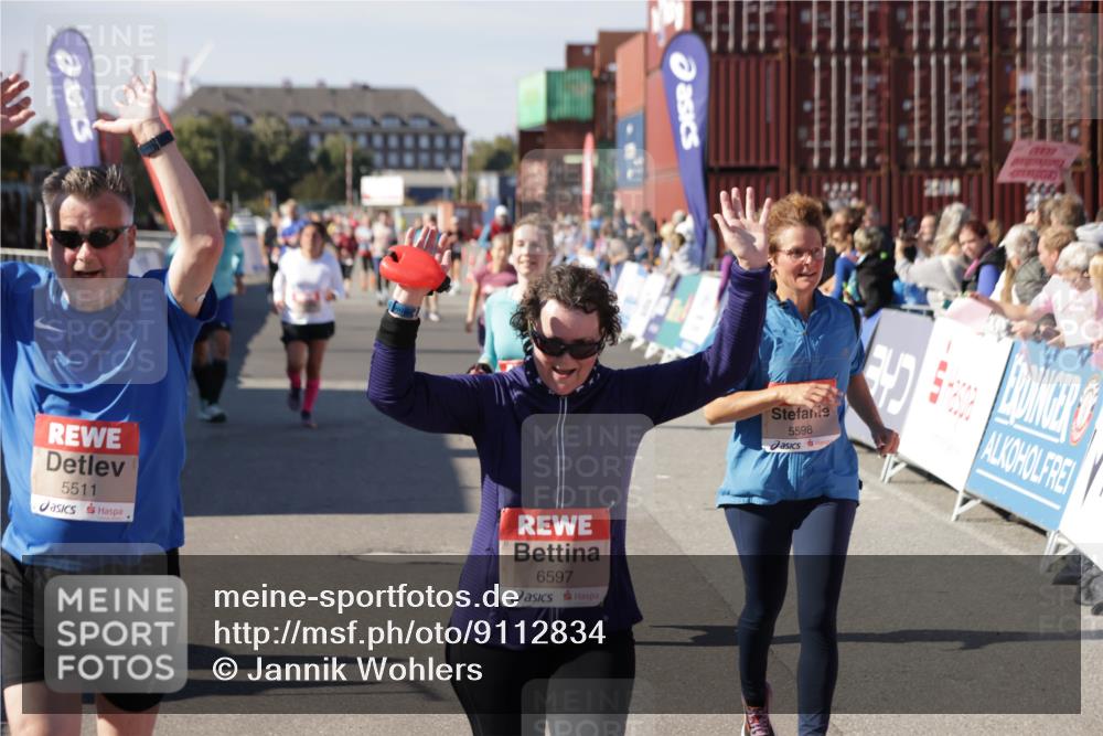 03.10.2025 - Köhlbrandbrückenlauf Jannik Wohlers http://msf.ph/oto/9112834 03.10.2025 13:31:28 Ziel 5030, 5065, 5171, 5222, 5425, 5511, 5518, 5519, 5598, 6597, 6731 meine-sportfotos.de