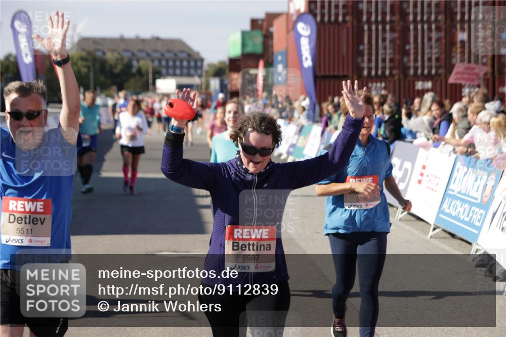 03.10.2025 - Köhlbrandbrückenlauf Jannik Wohlers http://msf.ph/oto/9112839 03.10.2025 13:31:29 Ziel 5030, 5065, 5171, 5222, 5425, 5511, 5518, 5519, 5598, 6597, 6731 meine-sportfotos.de