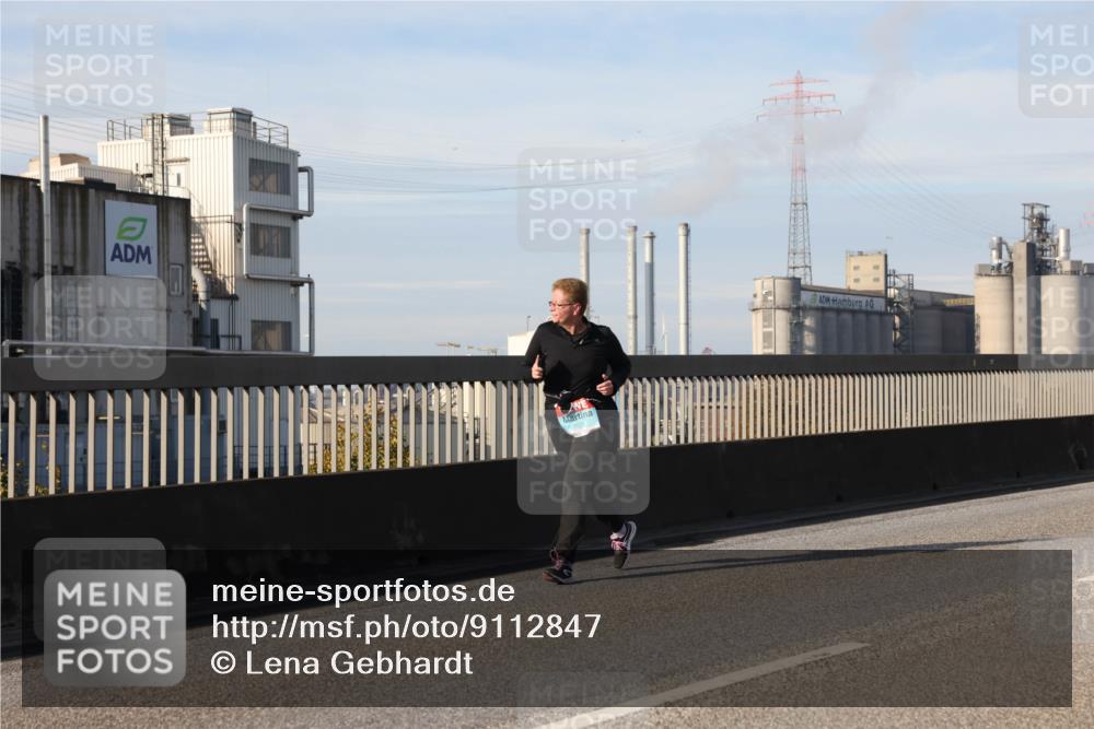 03.10.2025 - Köhlbrandbrückenlauf Lena Gebhardt http://msf.ph/oto/9112847 03.10.2025 10:16:35 Position 2  meine-sportfotos.de