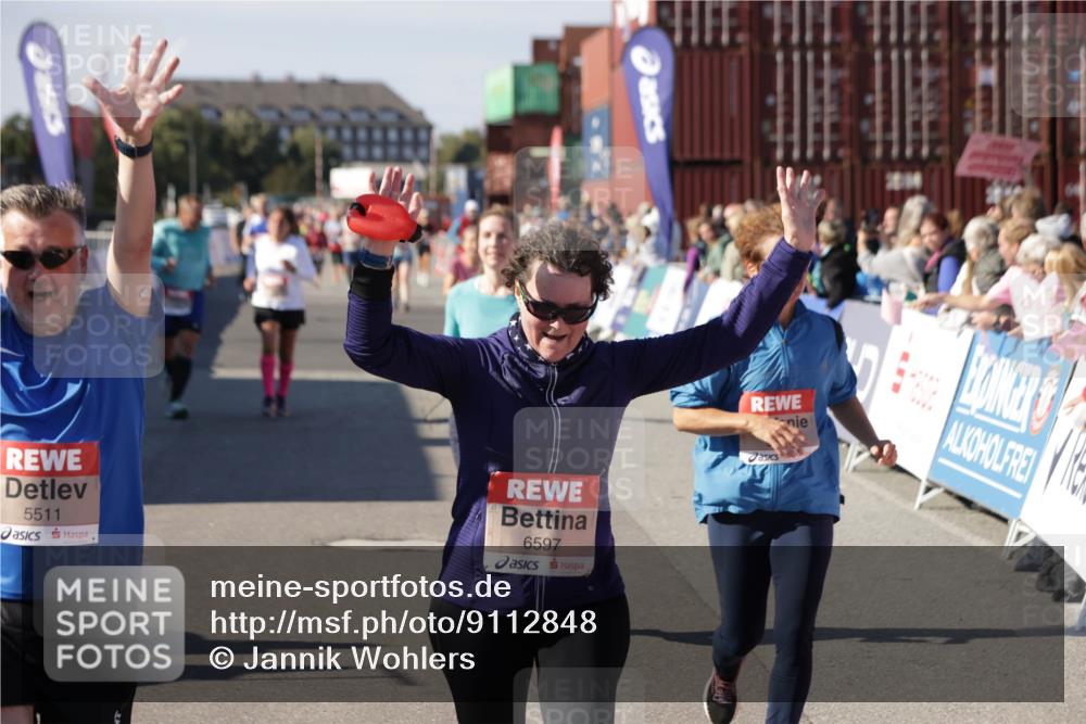 03.10.2025 - Köhlbrandbrückenlauf Jannik Wohlers http://msf.ph/oto/9112848 03.10.2025 13:31:29 Ziel 5030, 5065, 5171, 5222, 5425, 5511, 5518, 5519, 5598, 6597, 6731 meine-sportfotos.de
