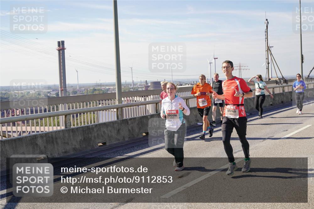 03.10.2025 - Köhlbrandbrückenlauf Michael Burmester http://msf.ph/oto/9112853 03.10.2025 12:54:46 Position 2 4905, 4904, 4 meine-sportfotos.de