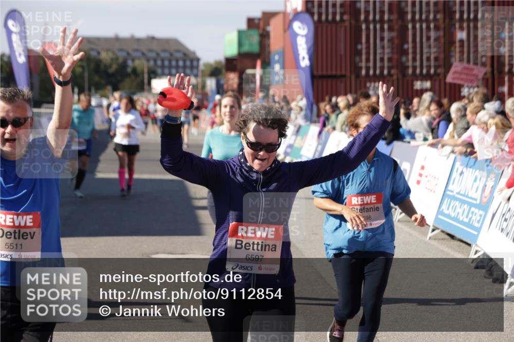 03.10.2025 - Köhlbrandbrückenlauf Jannik Wohlers http://msf.ph/oto/9112854 03.10.2025 13:31:29 Ziel 5030, 5065, 5171, 5222, 5425, 5511, 5518, 5519, 5598, 6597, 6731 meine-sportfotos.de