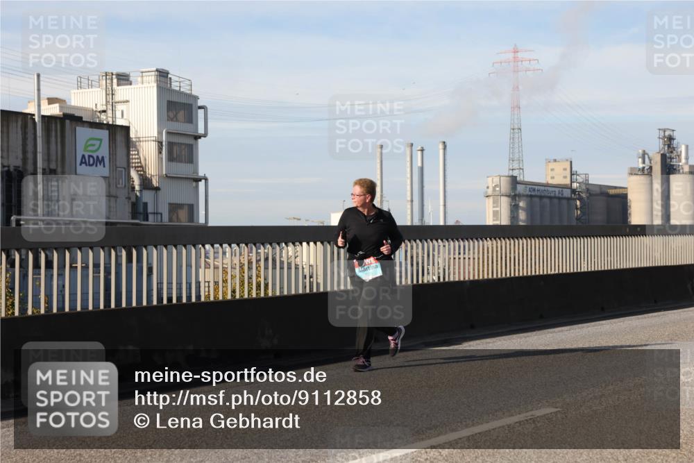 03.10.2025 - Köhlbrandbrückenlauf Lena Gebhardt http://msf.ph/oto/9112858 03.10.2025 10:16:35 Position 2  meine-sportfotos.de