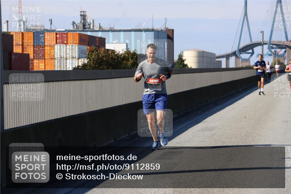 03.10.2025 - Köhlbrandbrückenlauf Strokosch-Dieckow http://msf.ph/oto/9112859 03.10.2025 12:42:10 Position 3 6151 meine-sportfotos.de