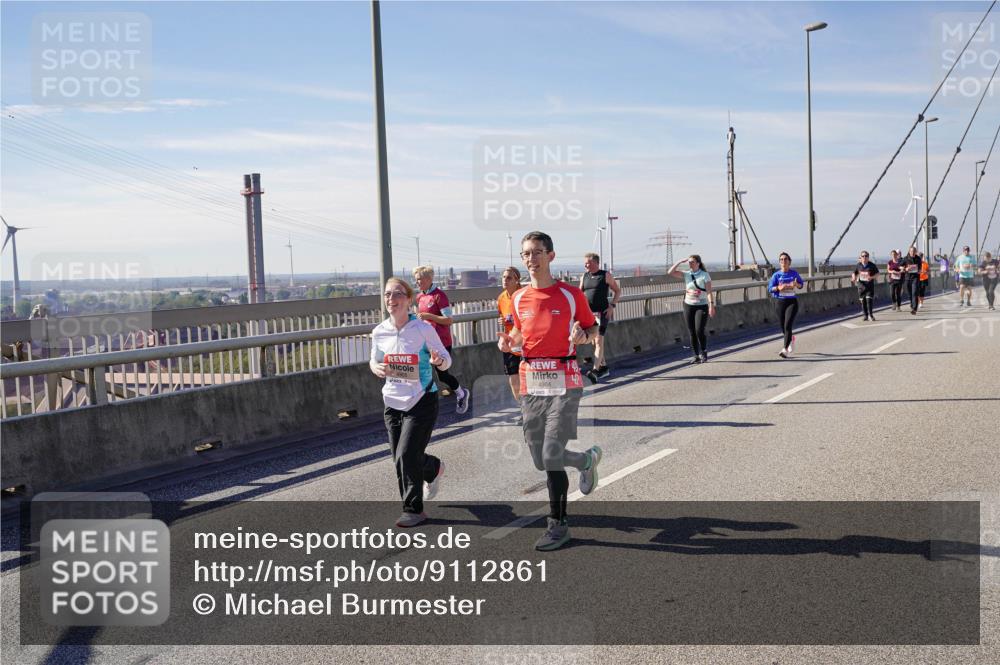03.10.2025 - Köhlbrandbrückenlauf Michael Burmester http://msf.ph/oto/9112861 03.10.2025 12:54:47 Position 2 4904 meine-sportfotos.de