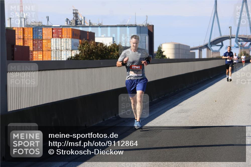 03.10.2025 - Köhlbrandbrückenlauf Strokosch-Dieckow http://msf.ph/oto/9112864 03.10.2025 12:42:10 Position 3 6151 meine-sportfotos.de