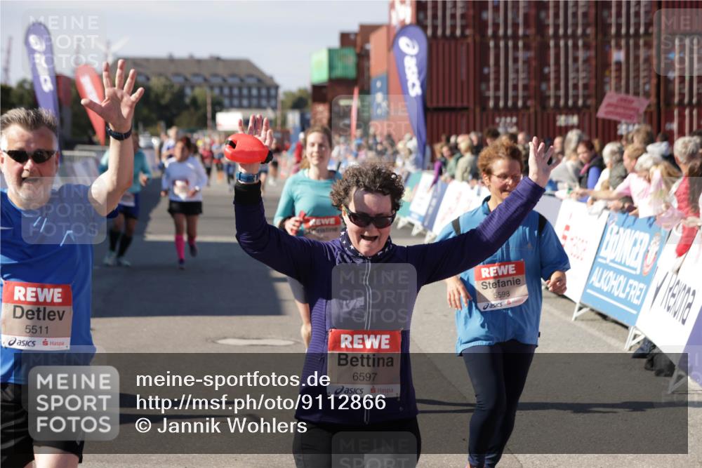 03.10.2025 - Köhlbrandbrückenlauf Jannik Wohlers http://msf.ph/oto/9112866 03.10.2025 13:31:29 Ziel 5030, 5065, 5171, 5222, 5425, 5511, 5518, 5519, 5598, 6597, 6731 meine-sportfotos.de