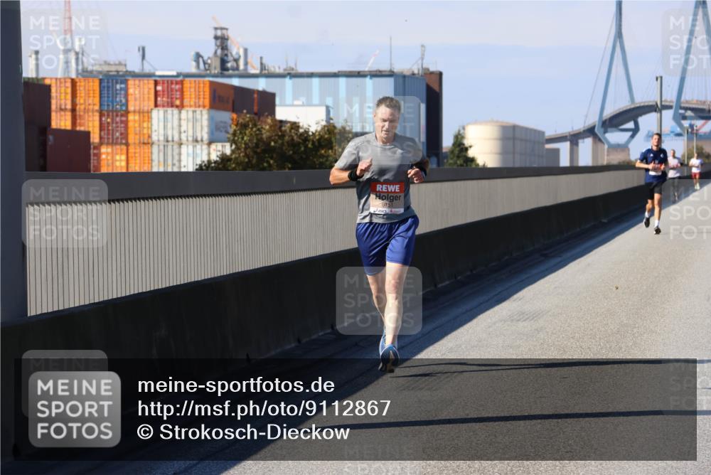 03.10.2025 - Köhlbrandbrückenlauf Strokosch-Dieckow http://msf.ph/oto/9112867 03.10.2025 12:42:10 Position 3 6151 meine-sportfotos.de