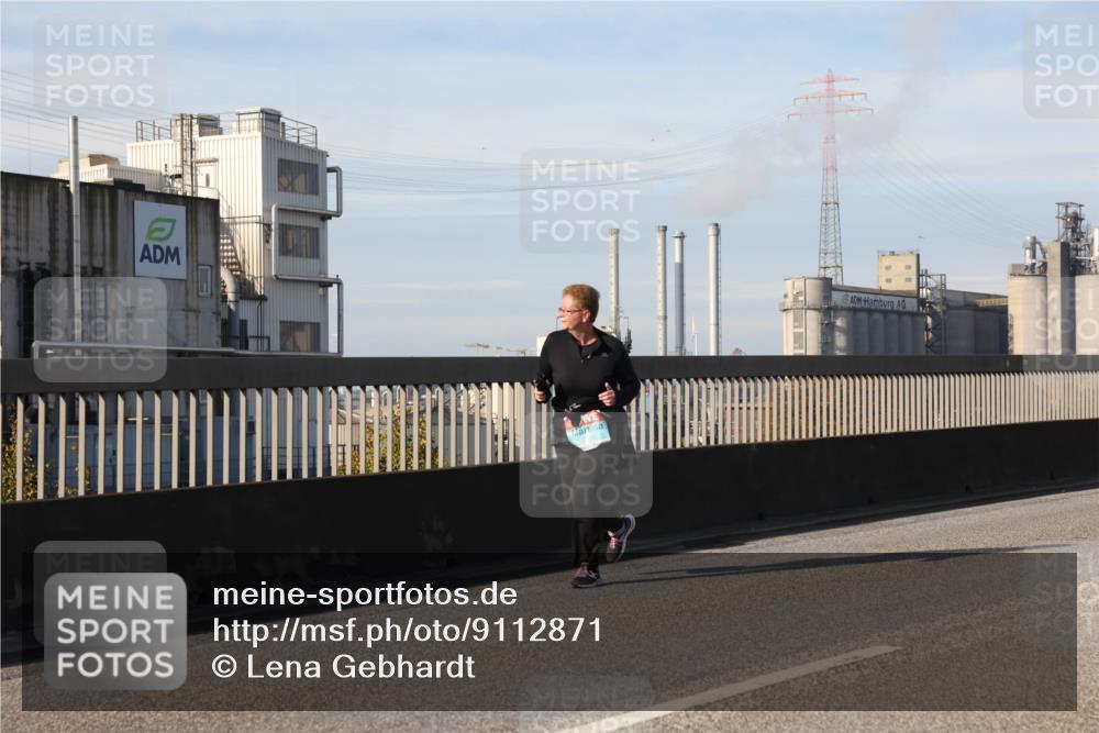 03.10.2025 - Köhlbrandbrückenlauf Lena Gebhardt http://msf.ph/oto/9112871 03.10.2025 10:16:36 Position 2  meine-sportfotos.de