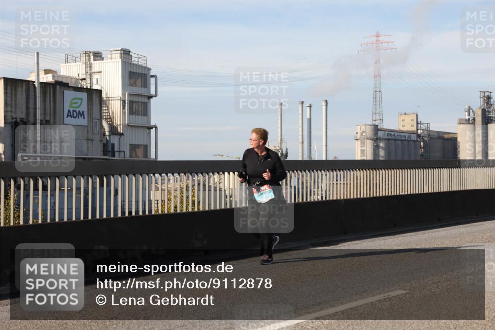 03.10.2025 - Köhlbrandbrückenlauf Lena Gebhardt http://msf.ph/oto/9112878 03.10.2025 10:16:36 Position 2  meine-sportfotos.de