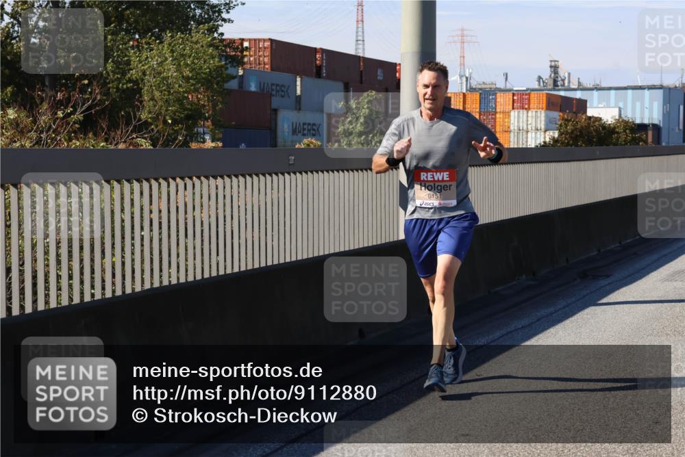 03.10.2025 - Köhlbrandbrückenlauf Strokosch-Dieckow http://msf.ph/oto/9112880 03.10.2025 12:42:13 Position 3 6151 meine-sportfotos.de