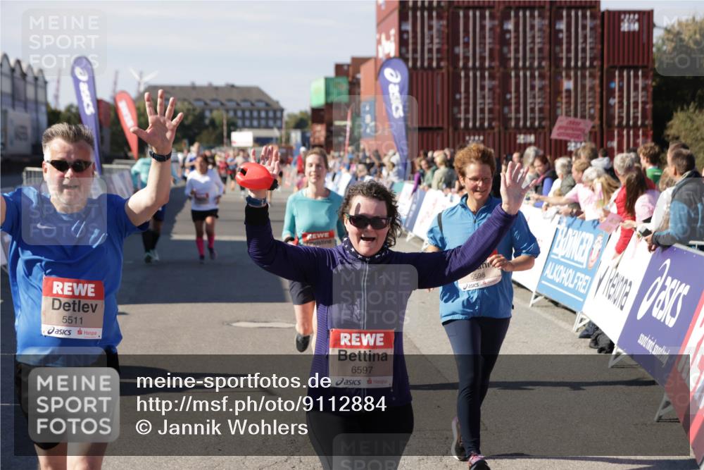 03.10.2025 - Köhlbrandbrückenlauf Jannik Wohlers http://msf.ph/oto/9112884 03.10.2025 13:31:29 Ziel 5030, 5065, 5171, 5222, 5425, 5511, 5518, 5519, 5598, 6597, 6731 meine-sportfotos.de