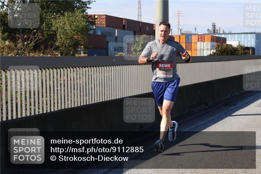 03.10.2025 - Köhlbrandbrückenlauf Strokosch-Dieckow http://msf.ph/oto/9112885 03.10.2025 12:42:13 Position 3 6151 meine-sportfotos.de