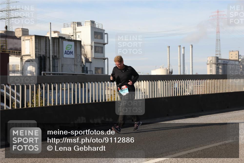 03.10.2025 - Köhlbrandbrückenlauf Lena Gebhardt http://msf.ph/oto/9112886 03.10.2025 10:16:36 Position 2 2226 meine-sportfotos.de
