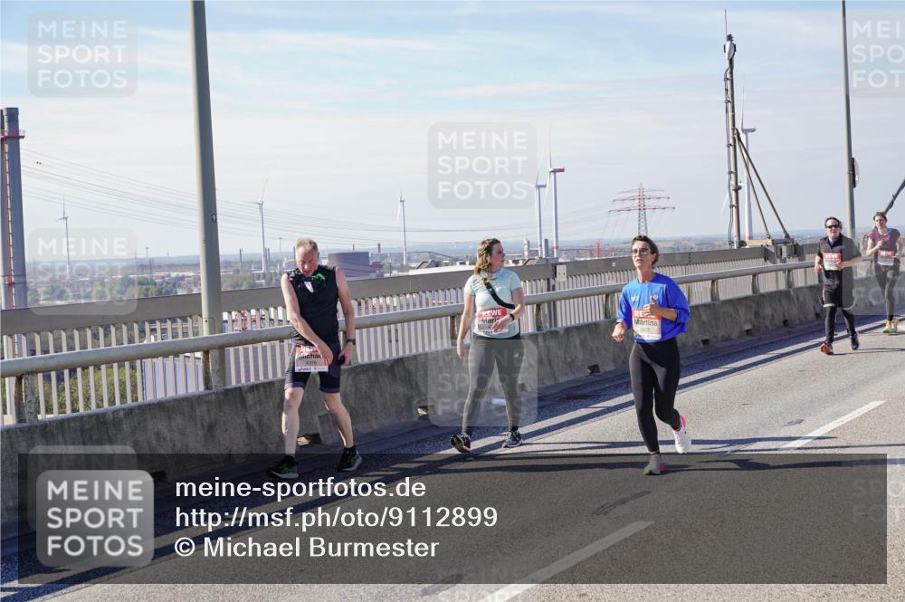 03.10.2025 - Köhlbrandbrückenlauf Michael Burmester http://msf.ph/oto/9112899 03.10.2025 12:54:49 Position 2 5673 meine-sportfotos.de