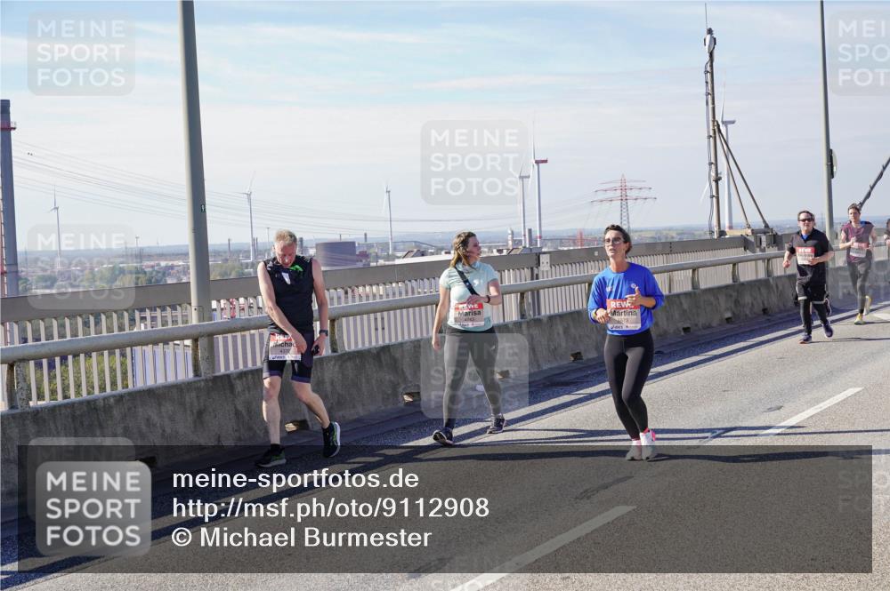 03.10.2025 - Köhlbrandbrückenlauf Michael Burmester http://msf.ph/oto/9112908 03.10.2025 12:54:49 Position 2 5573 meine-sportfotos.de