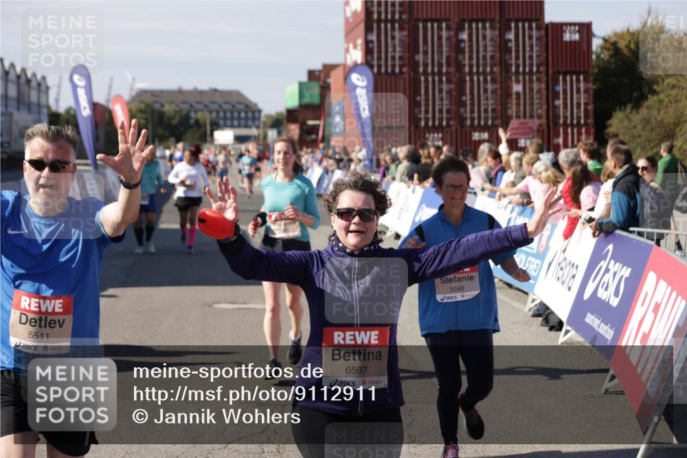 03.10.2025 - Köhlbrandbrückenlauf Jannik Wohlers http://msf.ph/oto/9112911 03.10.2025 13:31:29 Ziel 5030, 5065, 5171, 5222, 5425, 5511, 5518, 5519, 5598, 6597, 6731 meine-sportfotos.de