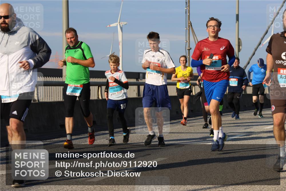 03.10.2025 - Köhlbrandbrückenlauf Strokosch-Dieckow http://msf.ph/oto/9112920 03.10.2025 09:46:41 Position 2 2711, 2074, 2921, 1901, 27 meine-sportfotos.de