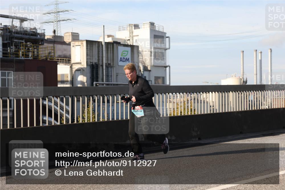 03.10.2025 - Köhlbrandbrückenlauf Lena Gebhardt http://msf.ph/oto/9112927 03.10.2025 10:16:37 Position 2 2226 meine-sportfotos.de