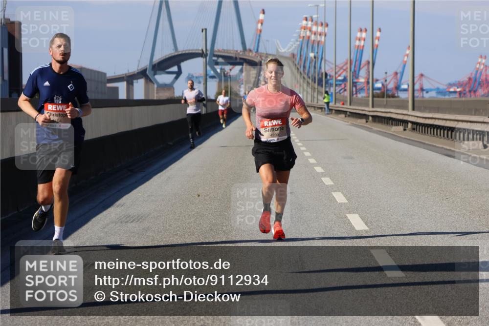 03.10.2025 - Köhlbrandbrückenlauf Strokosch-Dieckow http://msf.ph/oto/9112934 03.10.2025 12:42:20 Position 3 104, 4209 meine-sportfotos.de