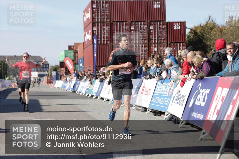 03.10.2025 - Köhlbrandbrückenlauf Jannik Wohlers http://msf.ph/oto/9112936 03.10.2025 13:01:07 Ziel 4039, 4069, 4140, 4177, 4407, 4425, 4512, 5779, 6614 meine-sportfotos.de