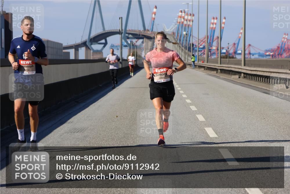 03.10.2025 - Köhlbrandbrückenlauf Strokosch-Dieckow http://msf.ph/oto/9112942 03.10.2025 12:42:20 Position 3 4104, 4209 meine-sportfotos.de