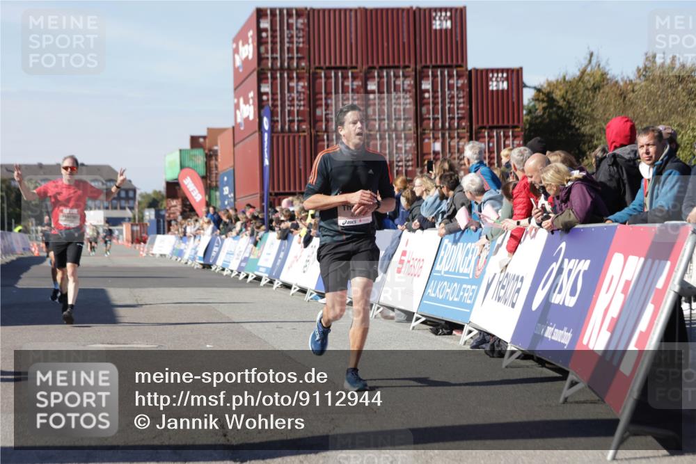 03.10.2025 - Köhlbrandbrückenlauf Jannik Wohlers http://msf.ph/oto/9112944 03.10.2025 13:01:07 Ziel 4039, 4069, 4140, 4177, 4407, 4425, 4512, 5779, 6614 meine-sportfotos.de