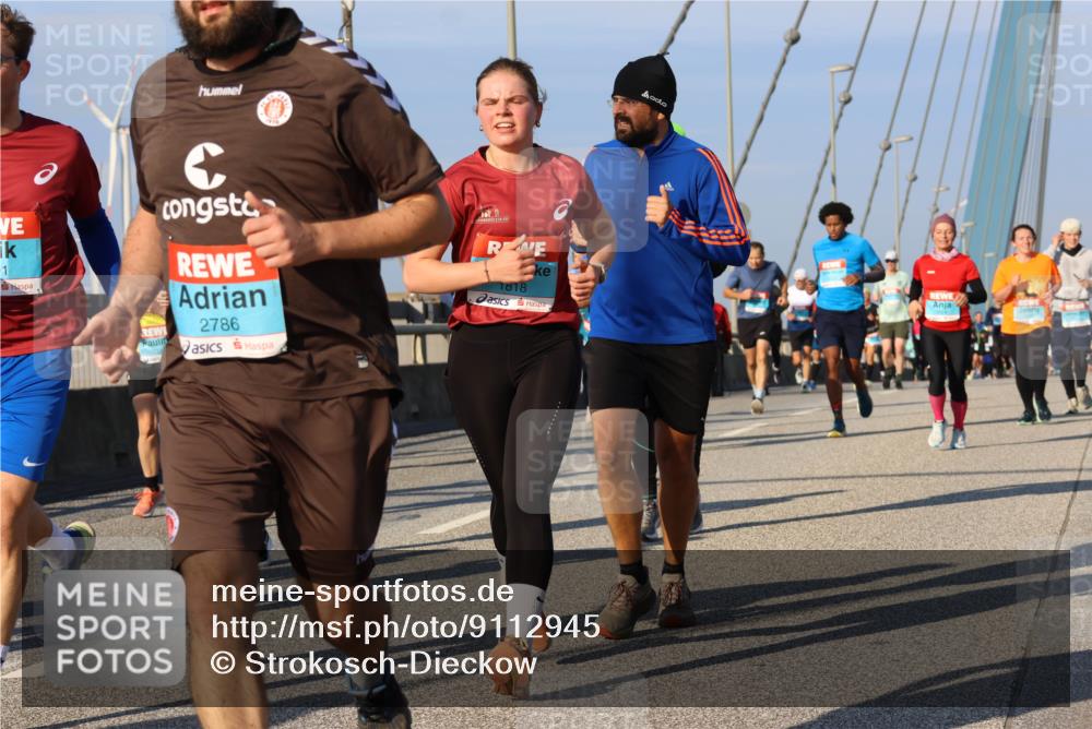 03.10.2025 - Köhlbrandbrückenlauf Strokosch-Dieckow http://msf.ph/oto/9112945 03.10.2025 09:46:43 Position 2 1, 2786, 1818 meine-sportfotos.de