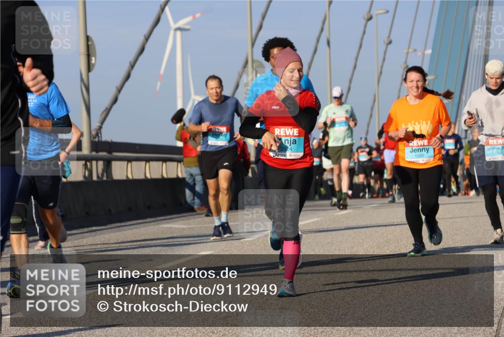03.10.2025 - Köhlbrandbrückenlauf Strokosch-Dieckow http://msf.ph/oto/9112949 03.10.2025 09:46:45 Position 2 915, 2, 0, 3524, 1350, 1544 meine-sportfotos.de