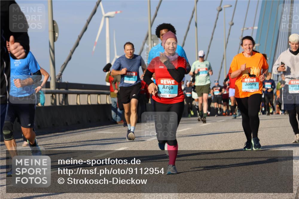 03.10.2025 - Köhlbrandbrückenlauf Strokosch-Dieckow http://msf.ph/oto/9112954 03.10.2025 09:46:45 Position 2 2015, 2, 0, 3524, 1350, 1544 meine-sportfotos.de