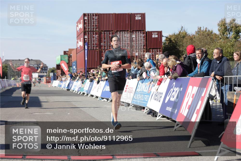 03.10.2025 - Köhlbrandbrückenlauf Jannik Wohlers http://msf.ph/oto/9112965 03.10.2025 13:01:07 Ziel 4039, 4069, 4140, 4177, 4407, 4425, 4512, 5779, 6614 meine-sportfotos.de