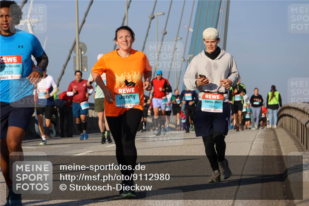 03.10.2025 - Köhlbrandbrückenlauf Strokosch-Dieckow http://msf.ph/oto/9112980 03.10.2025 09:46:47 Position 2 3123, 1350, 1544 meine-sportfotos.de