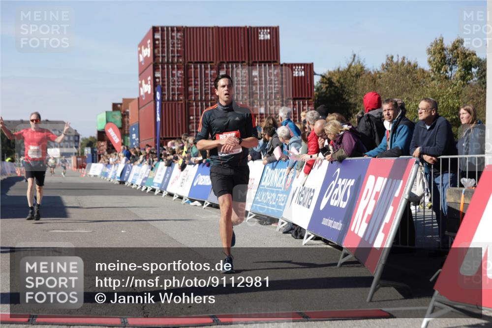 03.10.2025 - Köhlbrandbrückenlauf Jannik Wohlers http://msf.ph/oto/9112981 03.10.2025 13:01:07 Ziel 4039, 4069, 4140, 4177, 4407, 4425, 4512, 5779, 6614 meine-sportfotos.de