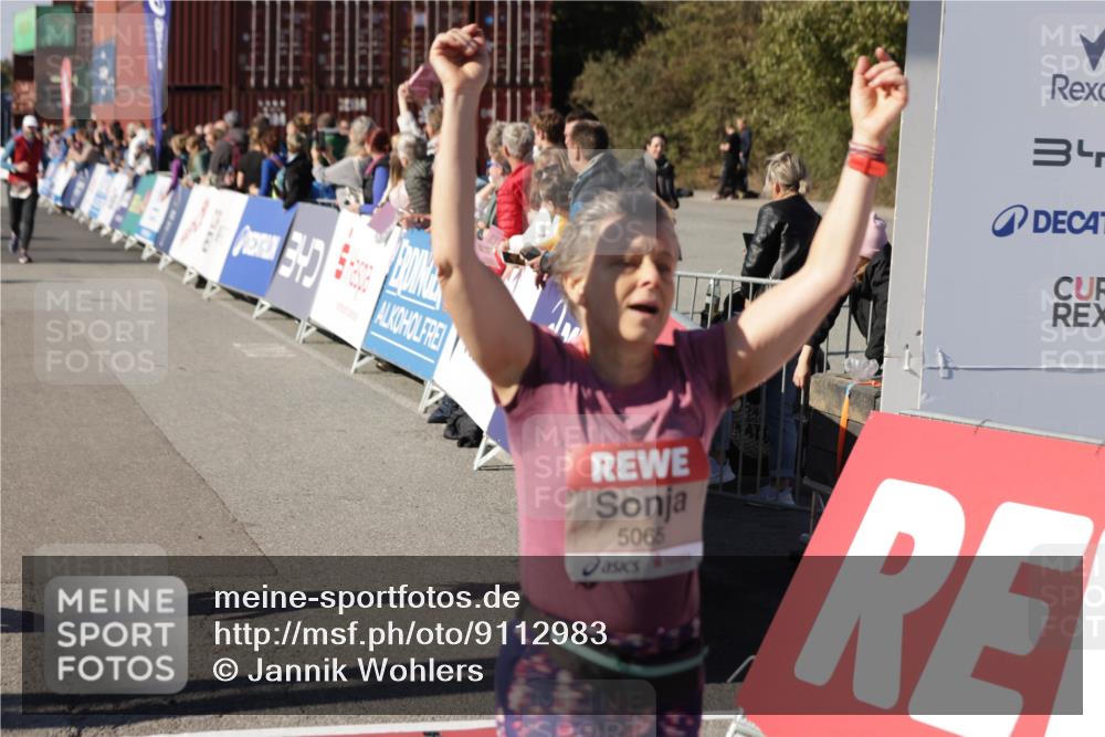 03.10.2025 - Köhlbrandbrückenlauf Jannik Wohlers http://msf.ph/oto/9112983 03.10.2025 13:31:34 Ziel 5065, 5171, 5222, 5425, 5511, 5518, 5519, 5598, 6072, 6597 meine-sportfotos.de