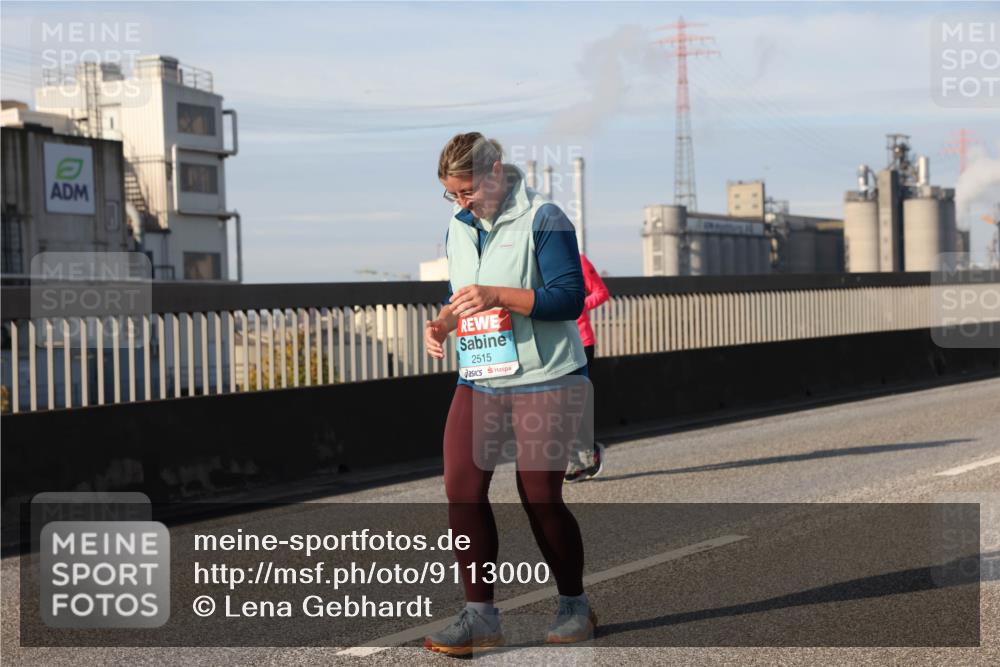 03.10.2025 - Köhlbrandbrückenlauf Lena Gebhardt http://msf.ph/oto/9113000 03.10.2025 10:16:46 Position 2 2515 meine-sportfotos.de