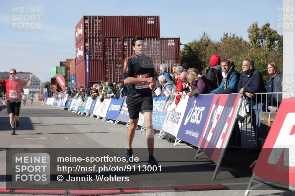 03.10.2025 - Köhlbrandbrückenlauf Jannik Wohlers http://msf.ph/oto/9113001 03.10.2025 13:01:07 Ziel 4039, 4069, 4140, 4177, 4407, 4425, 4512, 5779, 6614 meine-sportfotos.de