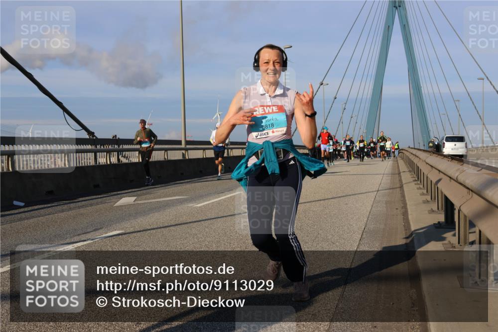 03.10.2025 - Köhlbrandbrückenlauf Strokosch-Dieckow http://msf.ph/oto/9113029 03.10.2025 09:46:54 Position 2 8818 meine-sportfotos.de