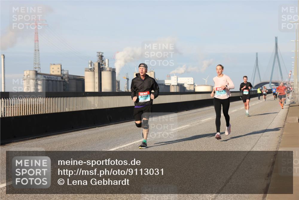 03.10.2025 - Köhlbrandbrückenlauf Lena Gebhardt http://msf.ph/oto/9113031 03.10.2025 09:42:38 Position 2  meine-sportfotos.de