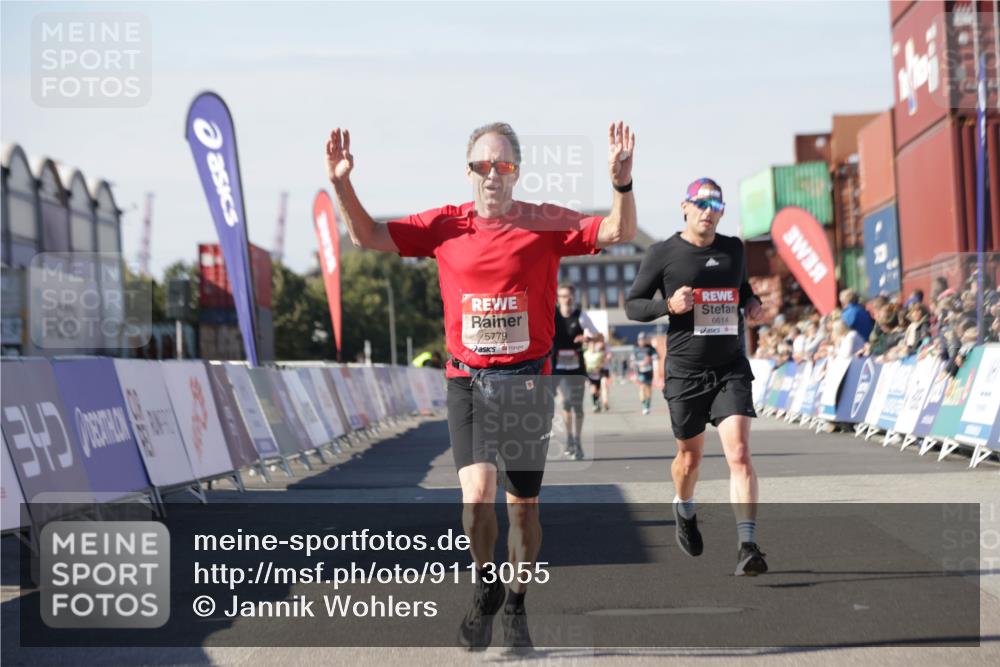 03.10.2025 - Köhlbrandbrückenlauf Jannik Wohlers http://msf.ph/oto/9113055 03.10.2025 13:01:09 Ziel 4039, 4140, 4407, 4425, 4512, 5779, 6614 meine-sportfotos.de