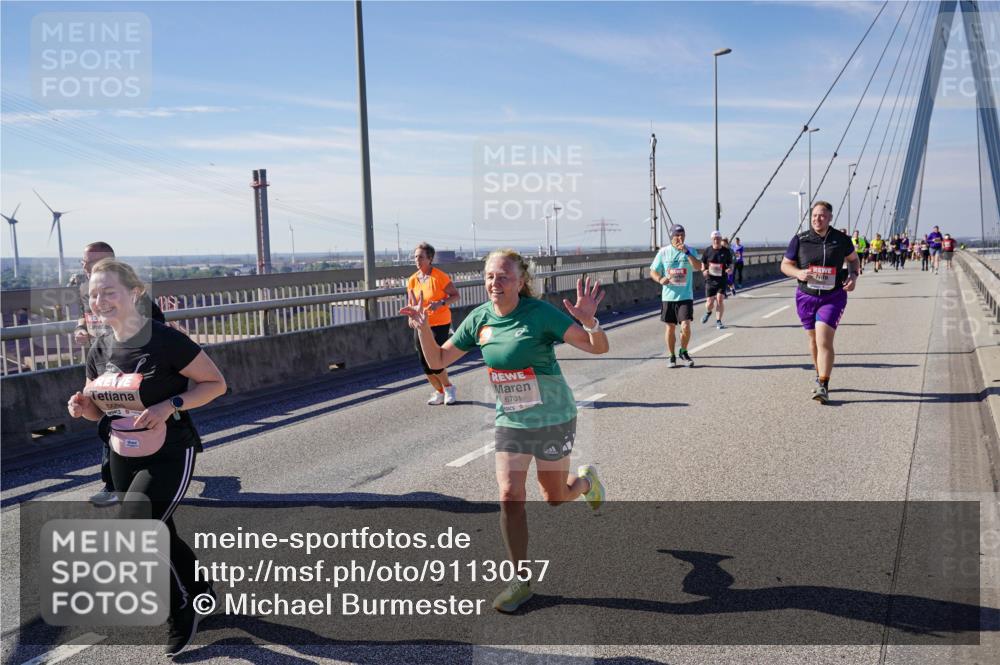 03.10.2025 - Köhlbrandbrückenlauf Michael Burmester http://msf.ph/oto/9113057 03.10.2025 12:54:57 Position 2 50, 6701 meine-sportfotos.de