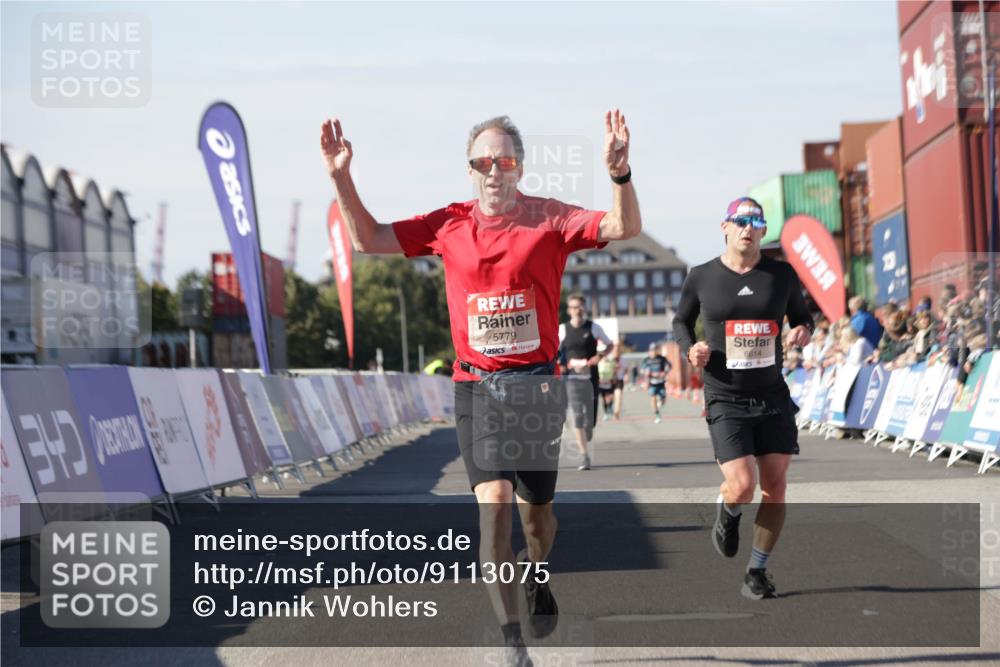 03.10.2025 - Köhlbrandbrückenlauf Jannik Wohlers http://msf.ph/oto/9113075 03.10.2025 13:01:09 Ziel 4039, 4140, 4407, 4425, 4512, 5779, 6614 meine-sportfotos.de