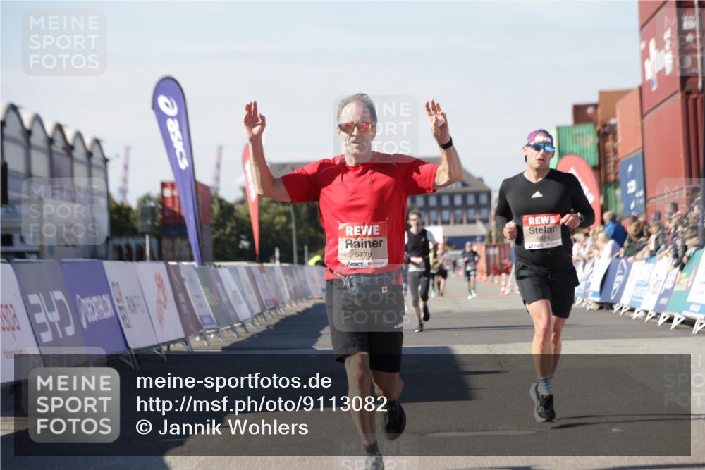 03.10.2025 - Köhlbrandbrückenlauf Jannik Wohlers http://msf.ph/oto/9113082 03.10.2025 13:01:09 Ziel 4039, 4140, 4407, 4425, 4512, 5779, 6614 meine-sportfotos.de