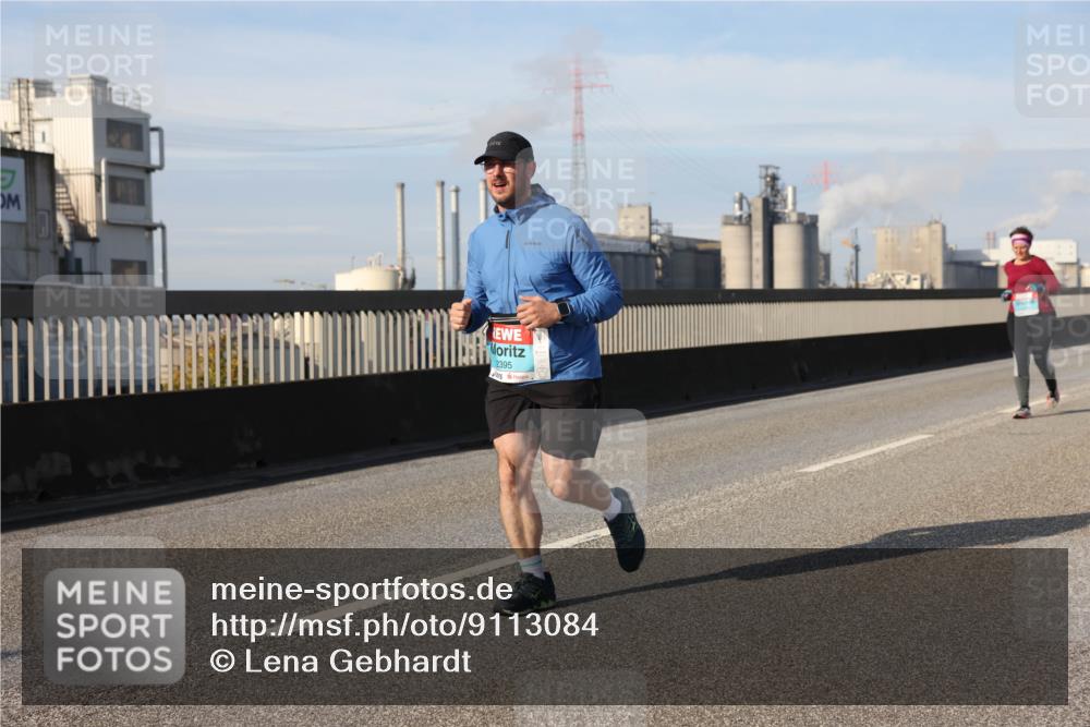 03.10.2025 - Köhlbrandbrückenlauf Lena Gebhardt http://msf.ph/oto/9113084 03.10.2025 10:16:50 Position 2 2395 meine-sportfotos.de
