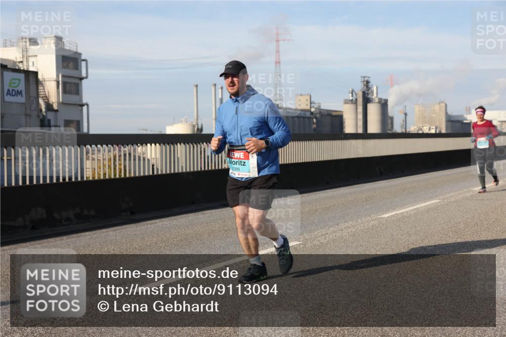03.10.2025 - Köhlbrandbrückenlauf Lena Gebhardt http://msf.ph/oto/9113094 03.10.2025 10:16:50 Position 2 2395 meine-sportfotos.de