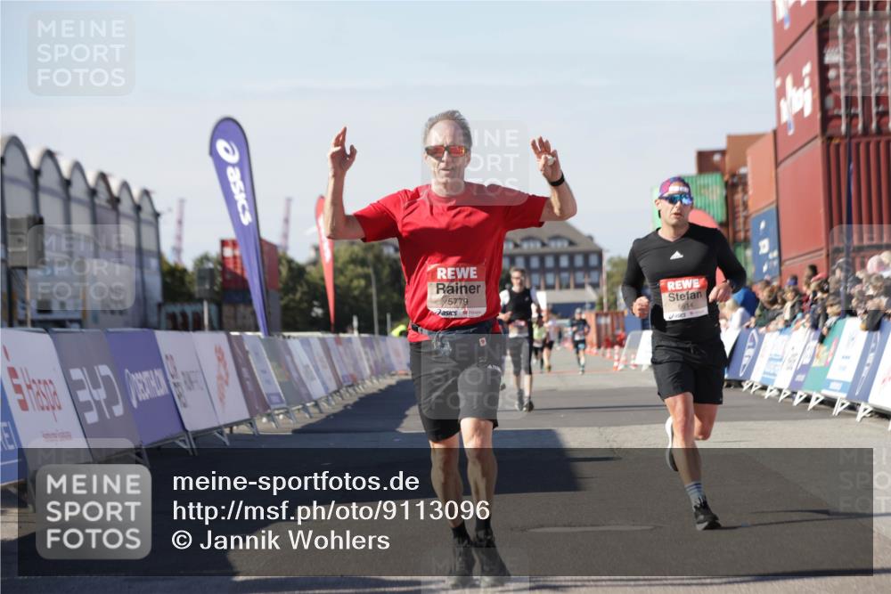 03.10.2025 - Köhlbrandbrückenlauf Jannik Wohlers http://msf.ph/oto/9113096 03.10.2025 13:01:09 Ziel 4039, 4140, 4407, 4425, 4512, 5779, 6614 meine-sportfotos.de