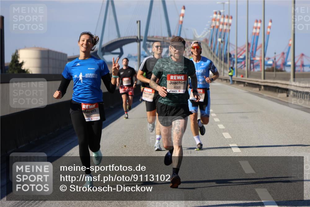 03.10.2025 - Köhlbrandbrückenlauf Strokosch-Dieckow http://msf.ph/oto/9113102 03.10.2025 12:42:55 Position 3 6480, 4001, 6410 meine-sportfotos.de