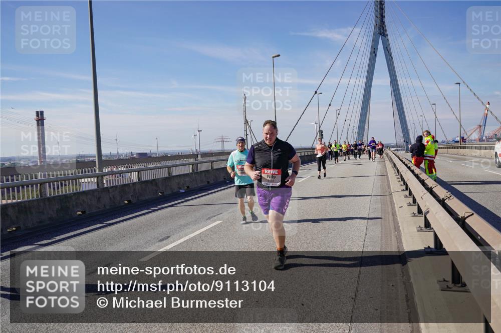 03.10.2025 - Köhlbrandbrückenlauf Michael Burmester http://msf.ph/oto/9113104 03.10.2025 12:54:59 Position 2  meine-sportfotos.de